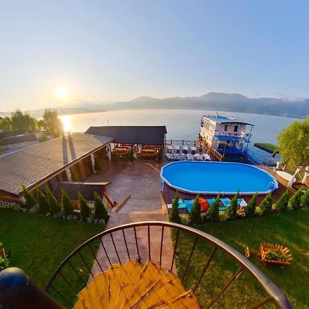 Mustaciosul Dunarii Hotel Ieşelniţa Buitenkant foto