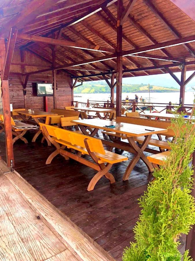 Mustaciosul Dunarii Hotel Ieşelniţa Buitenkant foto