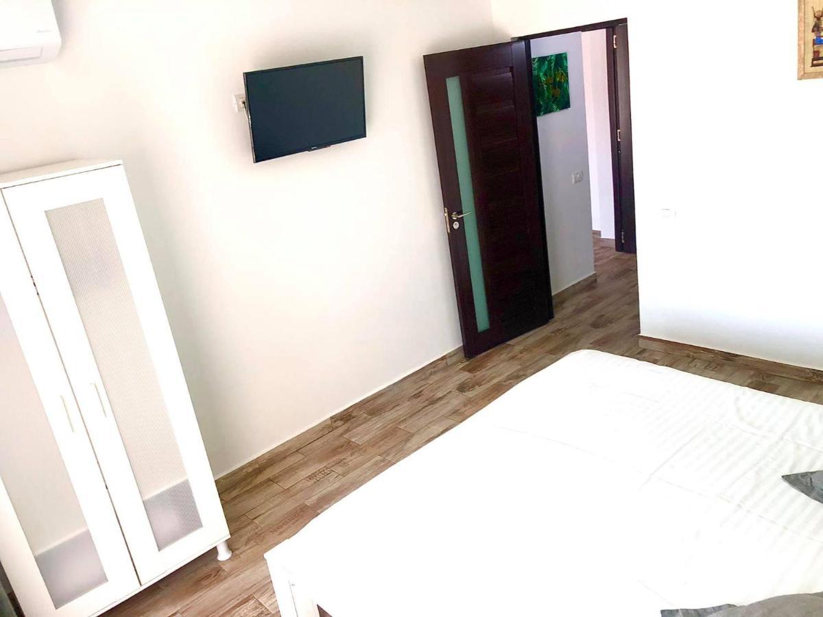 Mustaciosul Dunarii Ieşelniţa Buitenkant foto