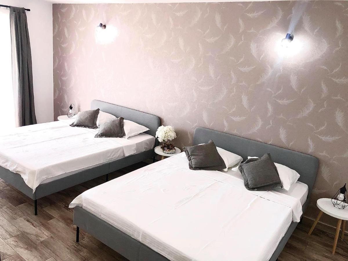 Mustaciosul Dunarii Hotel Ieşelniţa Buitenkant foto