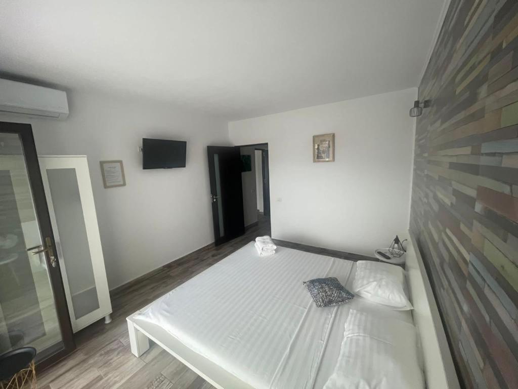 Mustaciosul Dunarii Hotel Ieşelniţa Buitenkant foto