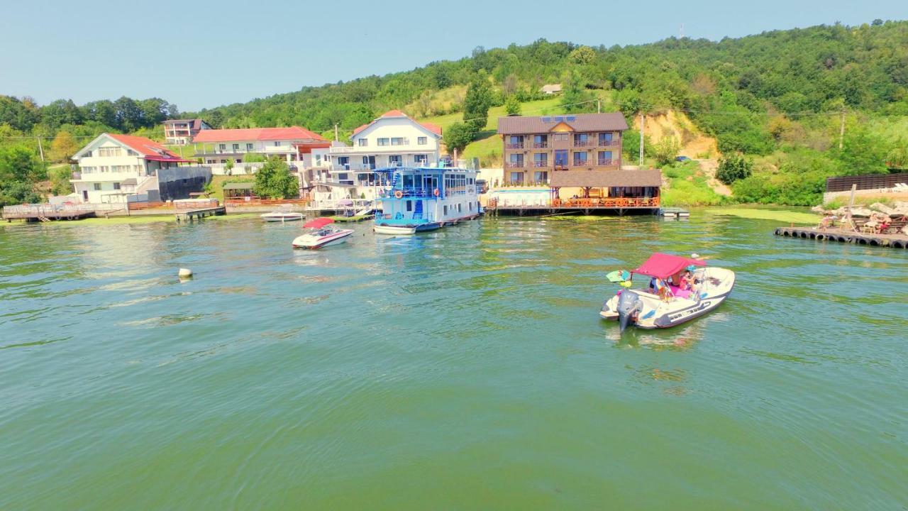 Mustaciosul Dunarii Ieşelniţa Buitenkant foto